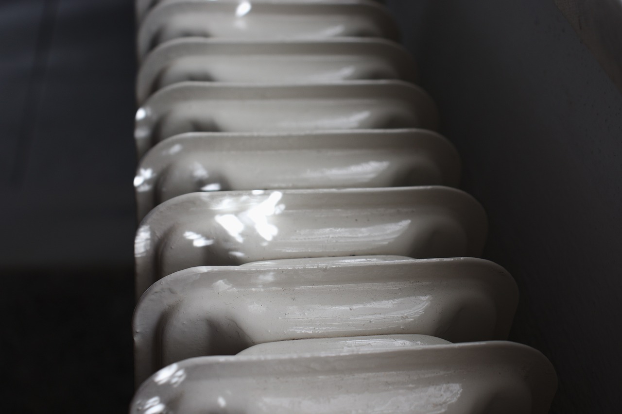 Jak wybrać odpowiednie urządzenie grzewcze do swojego wnętrza